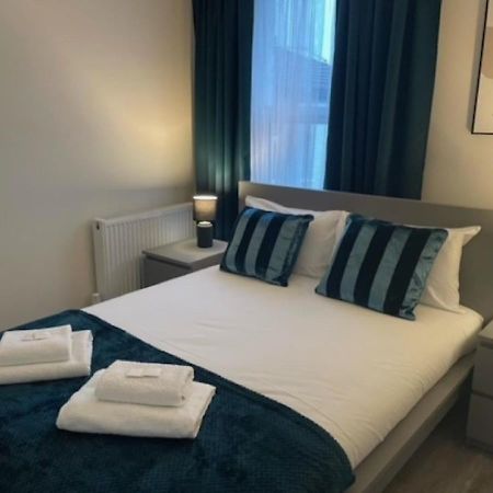 2 Bedroom Serviced Apartment # London Ngoại thất bức ảnh