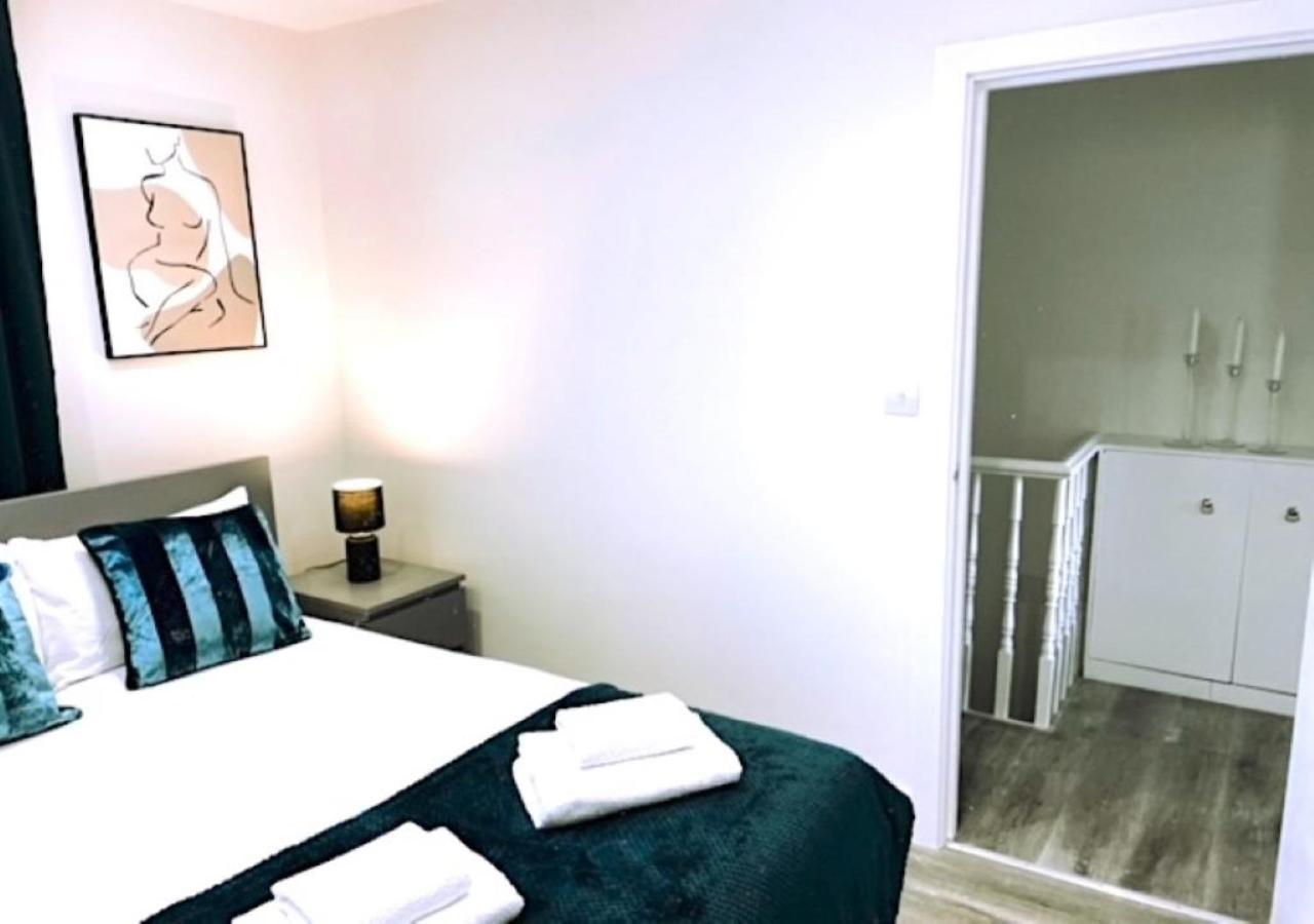 2 Bedroom Serviced Apartment # London Ngoại thất bức ảnh