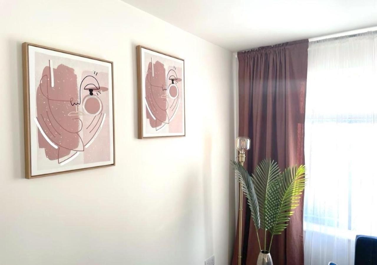 2 Bedroom Serviced Apartment # London Ngoại thất bức ảnh